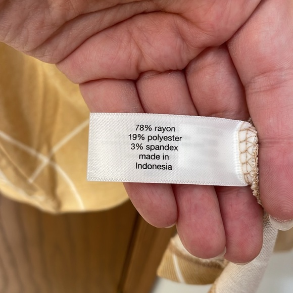 LANE BRYANT NWT Size 18/20 Tan White Relaxed Long-Sleeve Funnel-Neck Sweatshirt - Picture 9 of 12